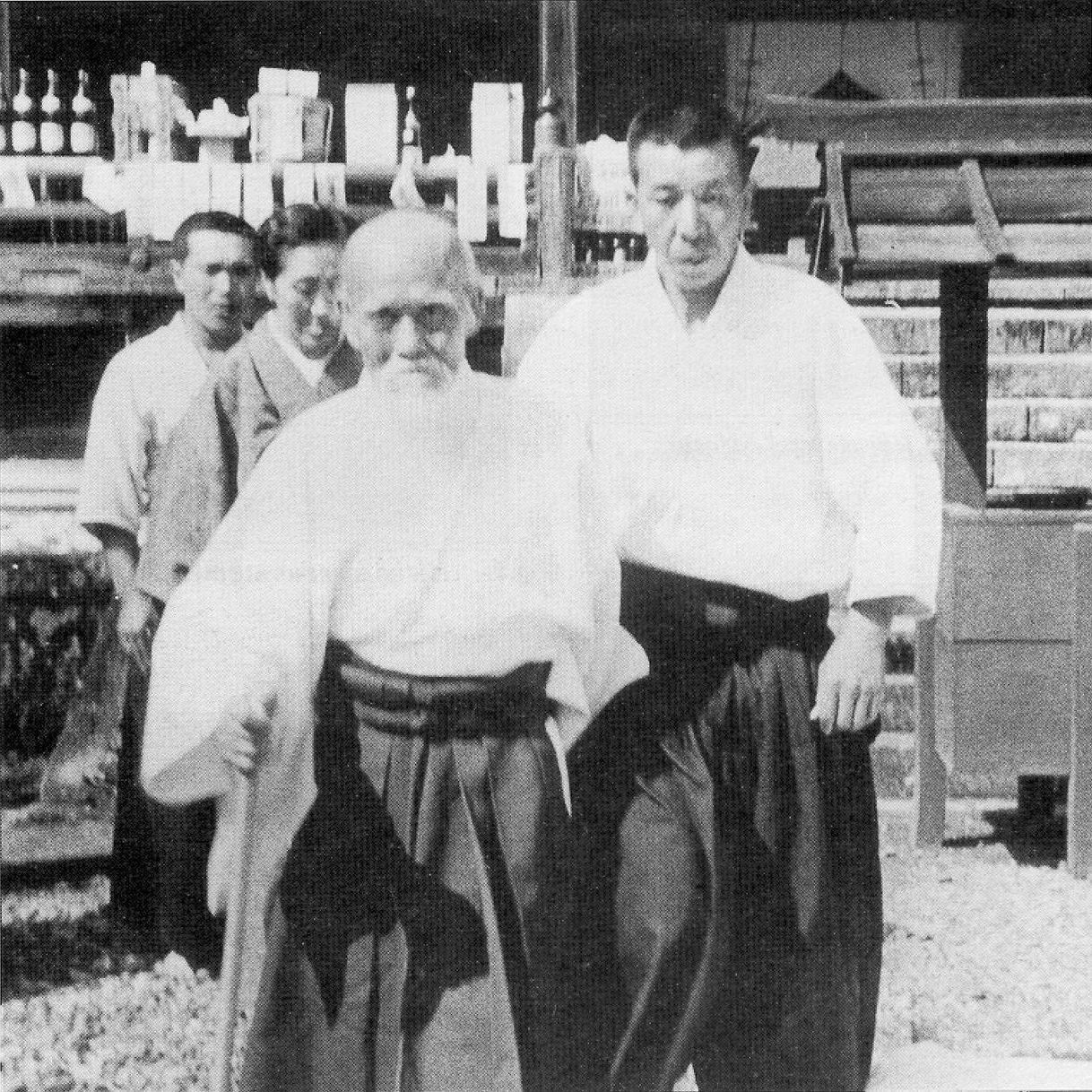 Основатель Айкидо и Мишио Хикисучи-сенсей